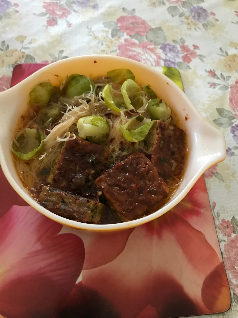 Brussel sprouts pork and veal minced slices noodle soup.JPG