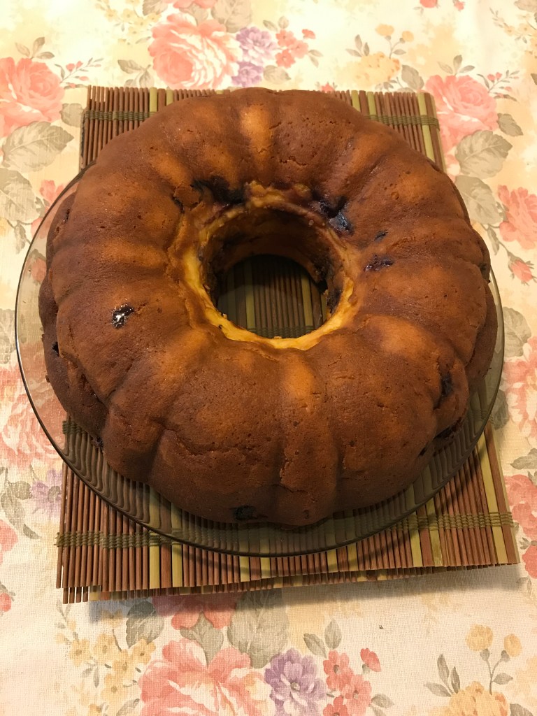 Avocado tomatoes mixed berries tabasco yoghurt cake.JPG