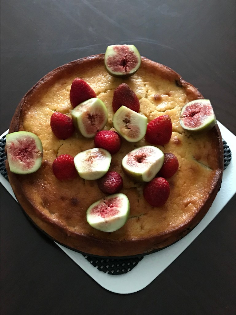 Figs strawberries ricotta cake